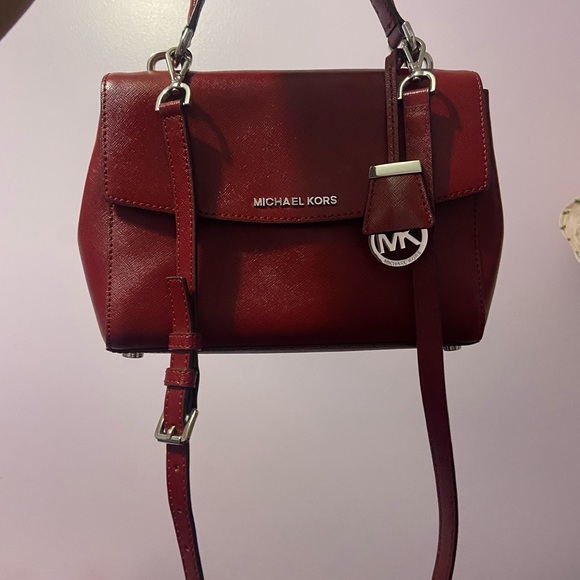 Shiny Red Michael Kors bag - Picture 5 of 7